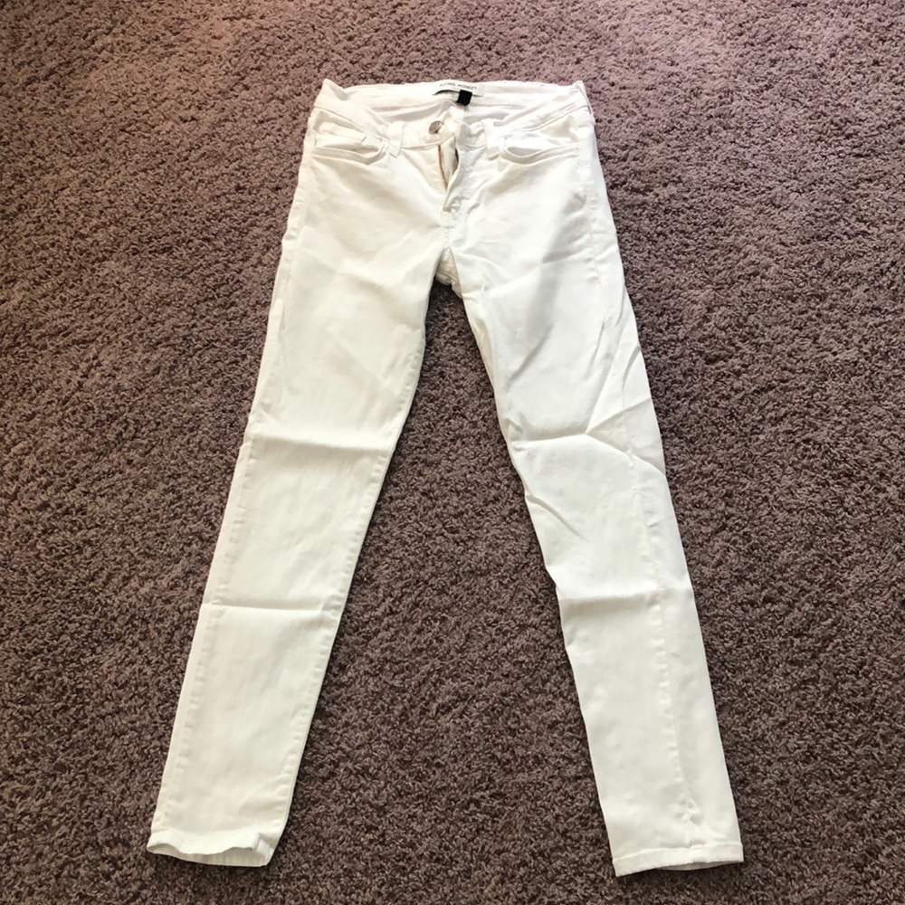 mid-rise white jeans!!